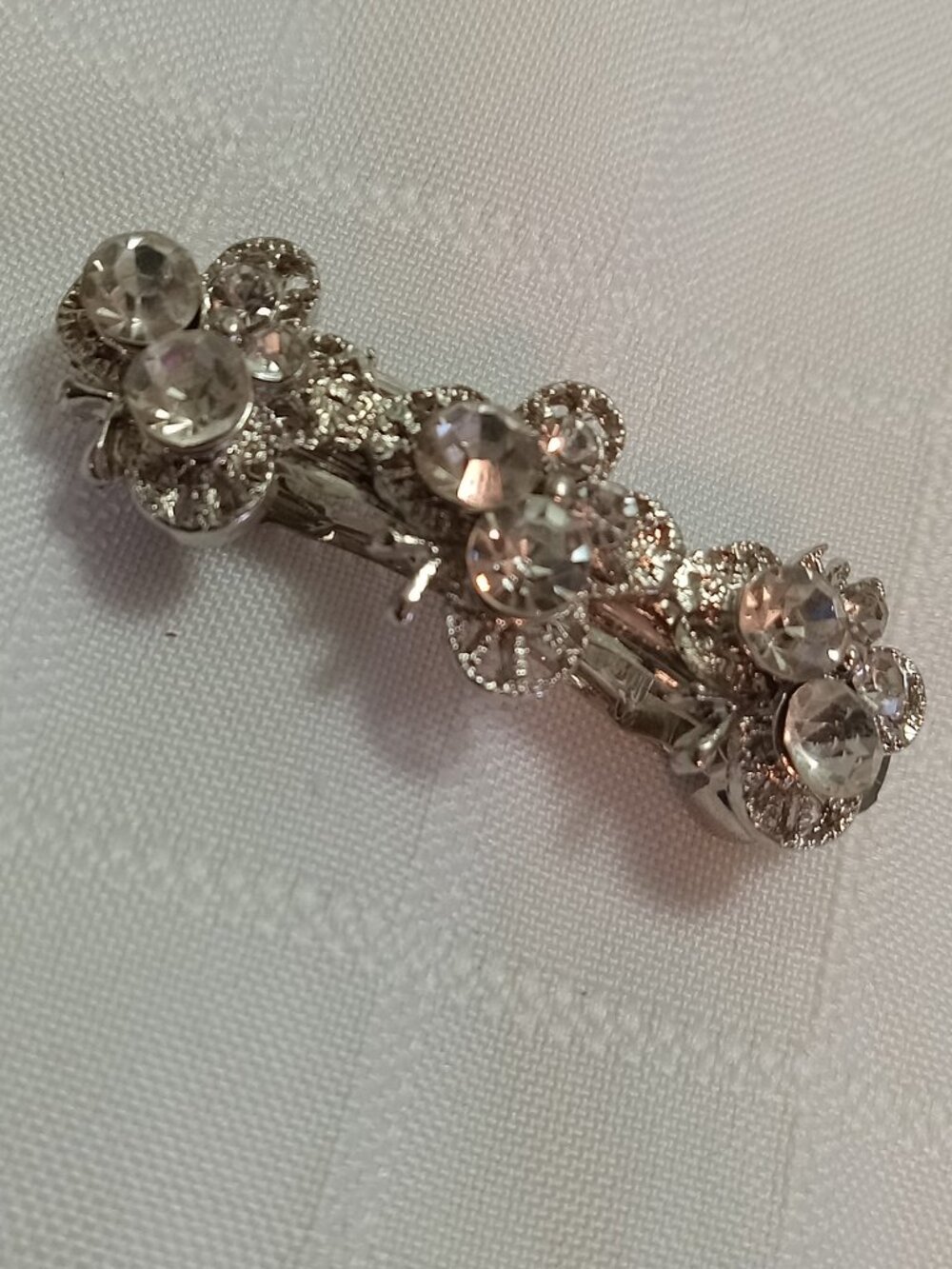 4 X vintage hairclips in a silver color with strass